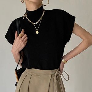 Commense black shirt sleeve sweater top